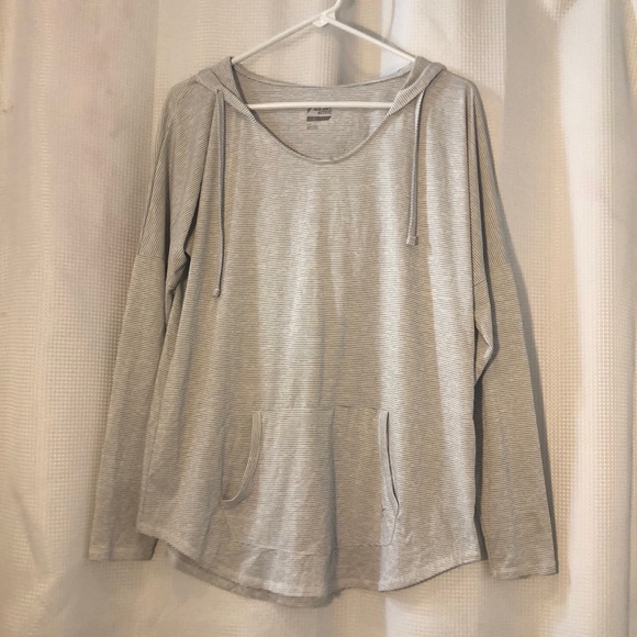 Women’s Old Navy Active Hoodie - Picture 1 of 3